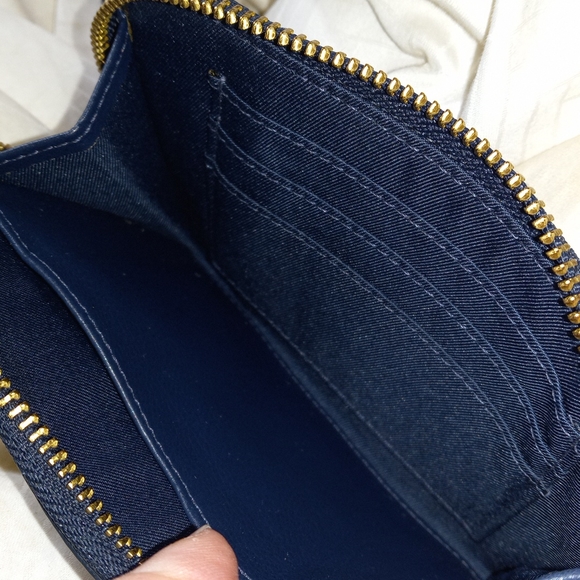 Fossil Vibes Corner Zip Wallet / Passport RFID - Picture 6 of 6